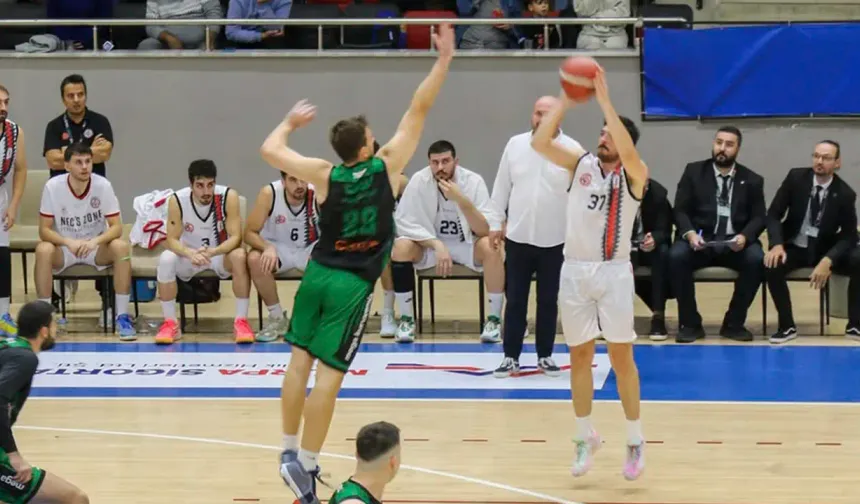 İlkler Şehri Uşak, Kerasus Karşısında Son Çeyrekte Yıkıldı: 72-77