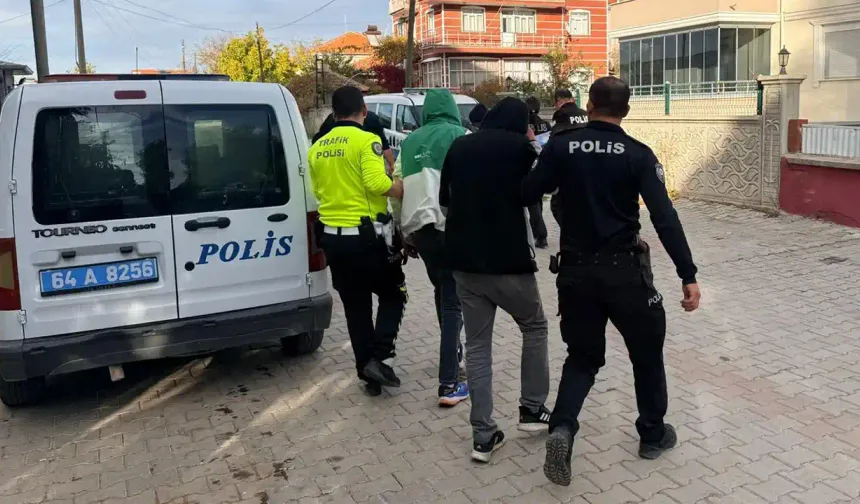 Sivaslı’da Uy*şturucu Operasyonu: 4 Tutuklama