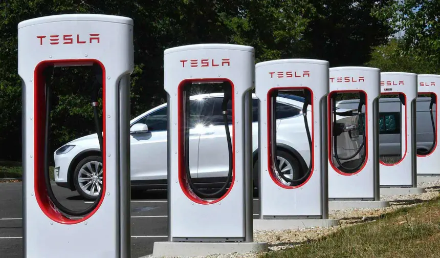 Tesla Uşak'a Supercharger İstasyonu Kuracak