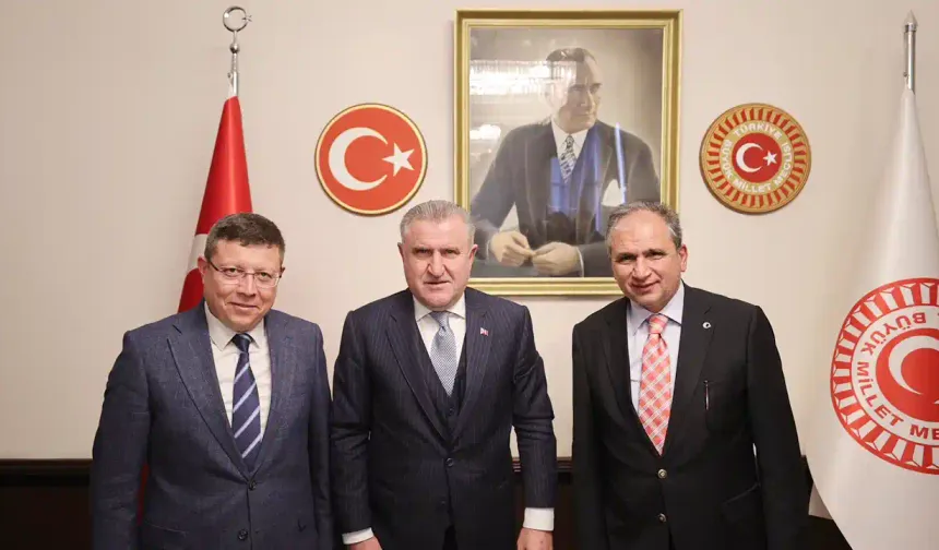 Ak Parti Uşak Milletvekillerinden Bakan Aşkın Bak'a Ziyaret