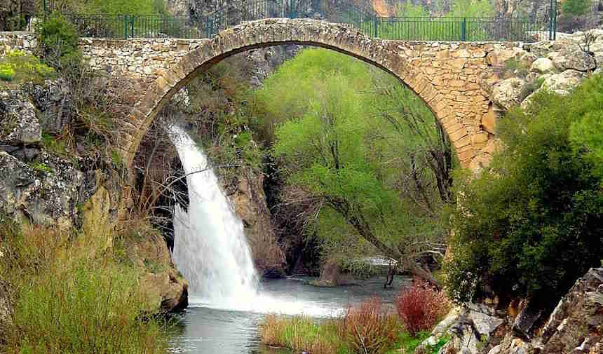 usak-clandras-koprusu-ne-zaman-yapildi-kim-yapti