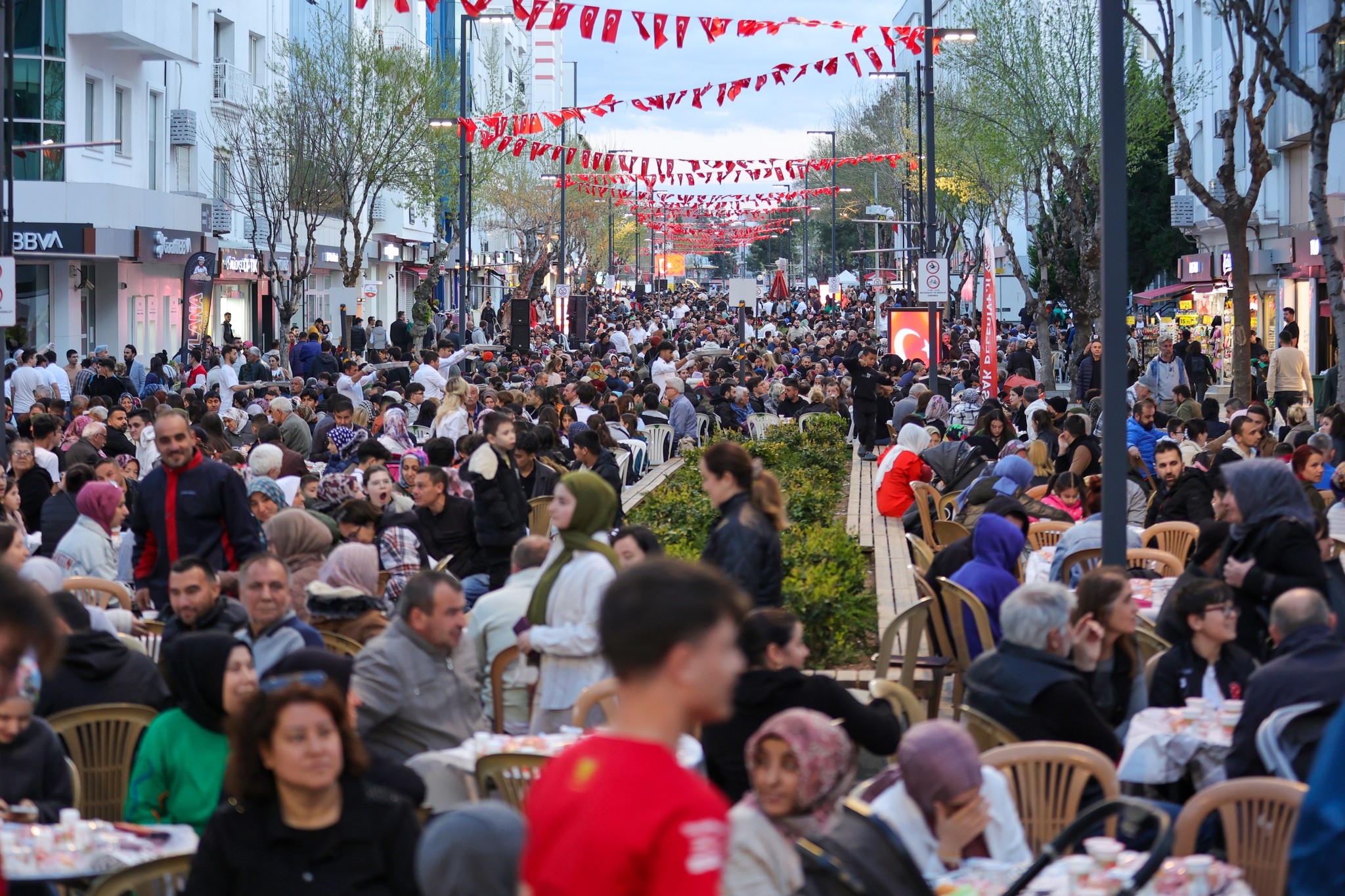 Ismetpaşa Caddesi Iftar Uşak 2