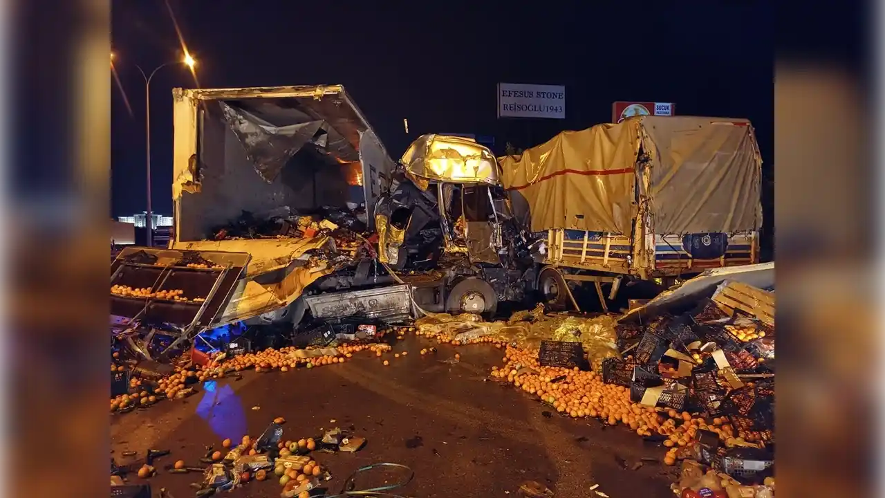 Uşak Afyon Yolunda Feci Kaza 14 Yaralı 2 2