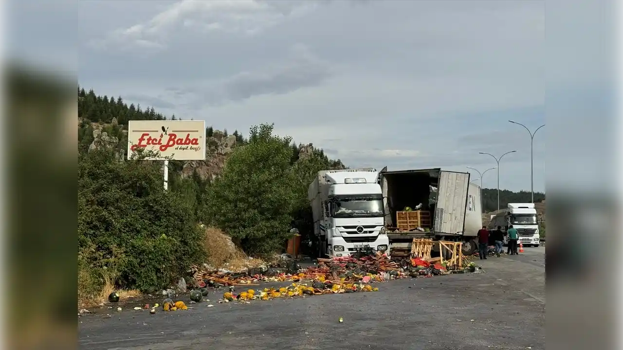 Uşak Afyon Yolunda Feci Kaza 14 Yaralı 3