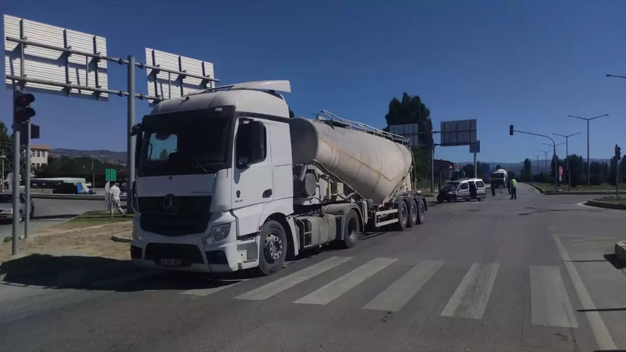 Uşak Kütahya Yolunda Acı Kaza Münire Kocabıyık Yaşamını Yitirdi 3 Min