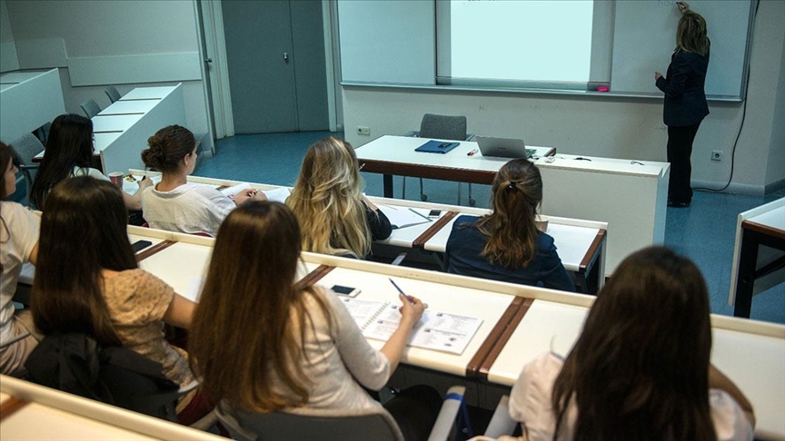 Egitim Universite Kadın