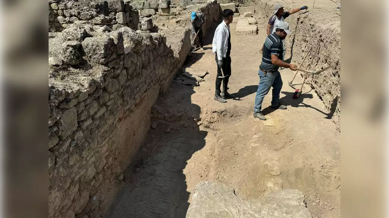 Sebaste Antik Kent Taban Dösemesi2 Min