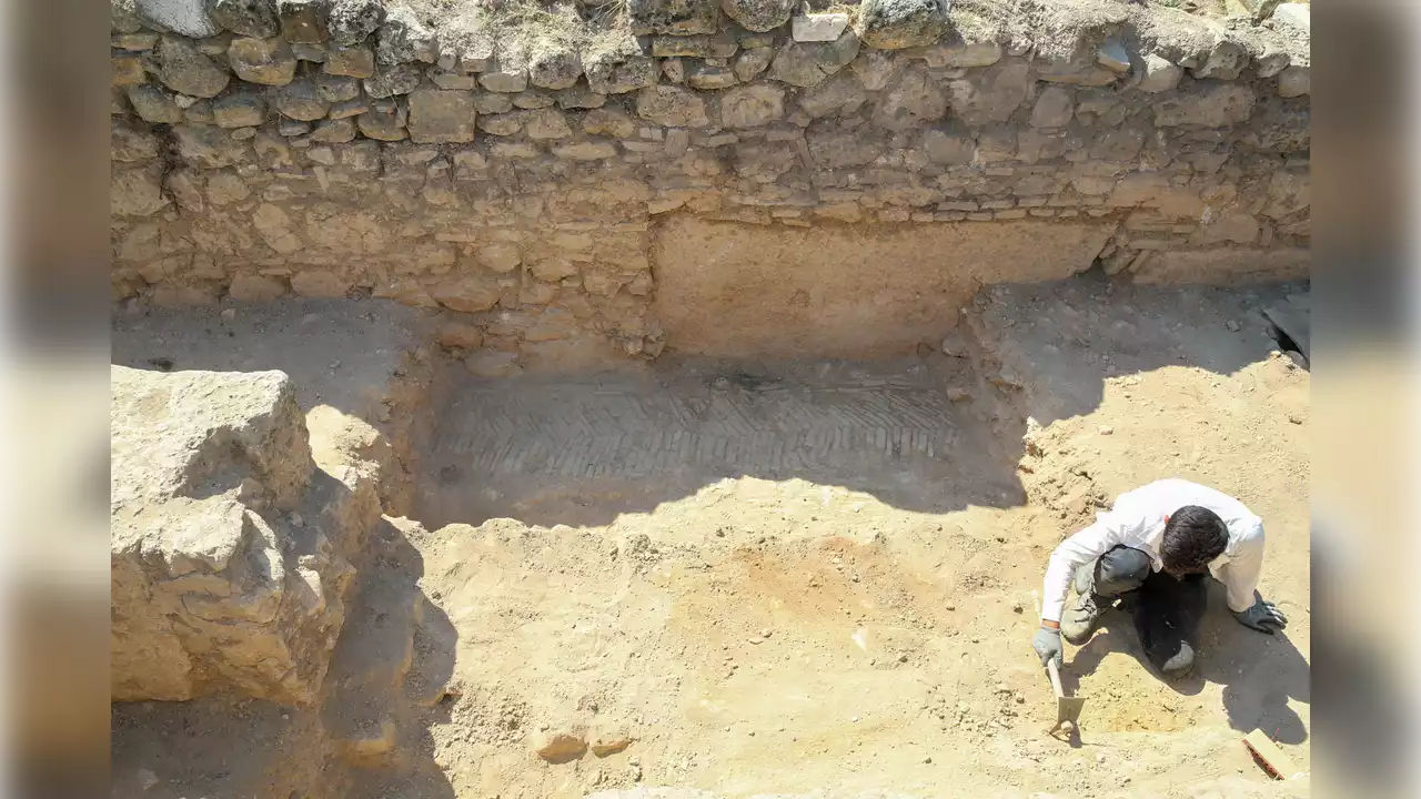 Sebaste Antik Kent Taban Dösemesi4 Min