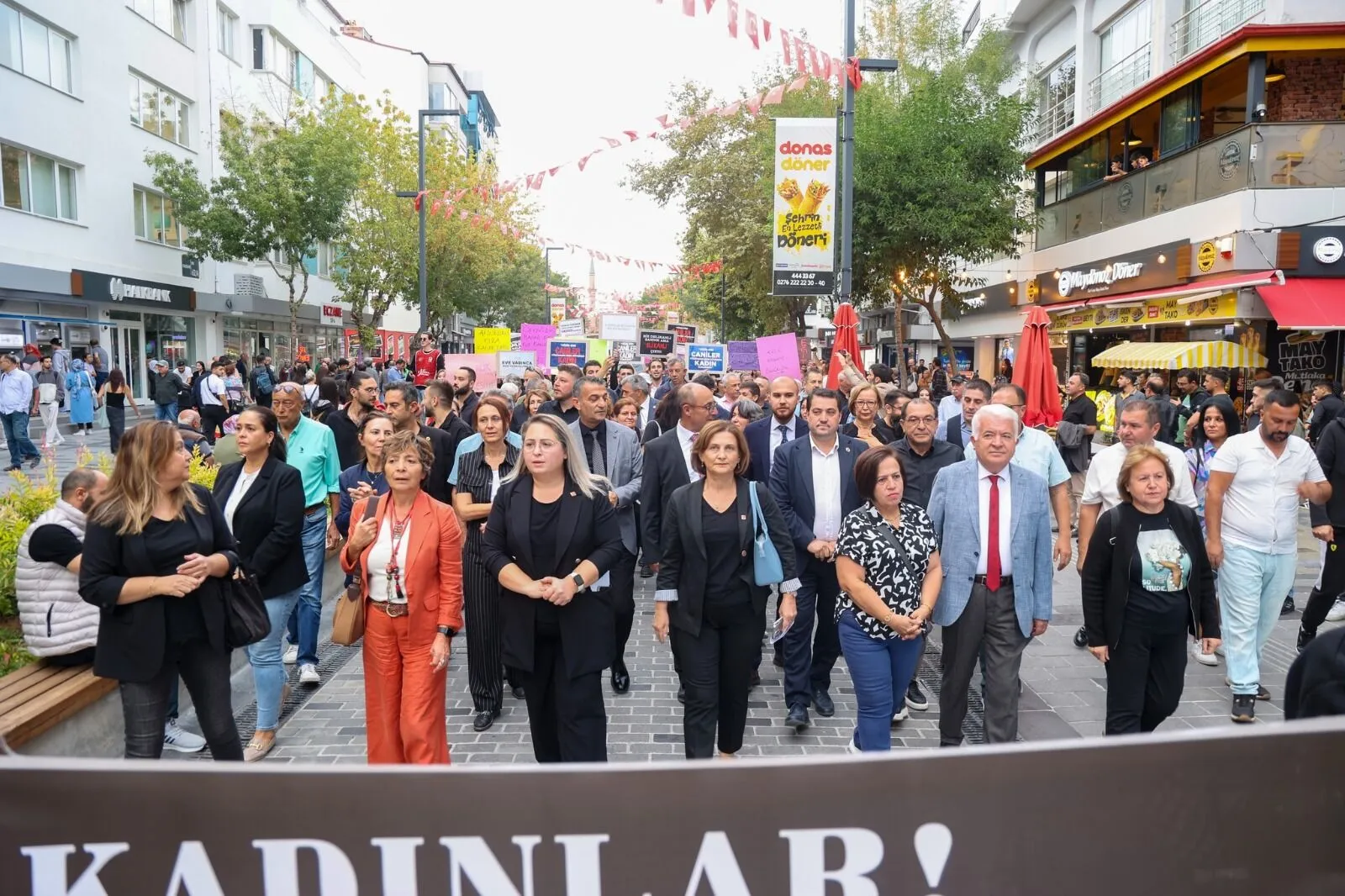 Chp Kadın Yürüyüş 1