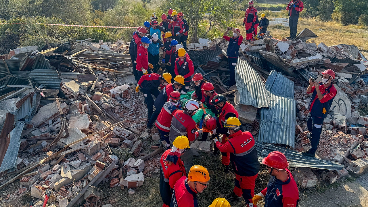 Deprem Usak Tatbikat