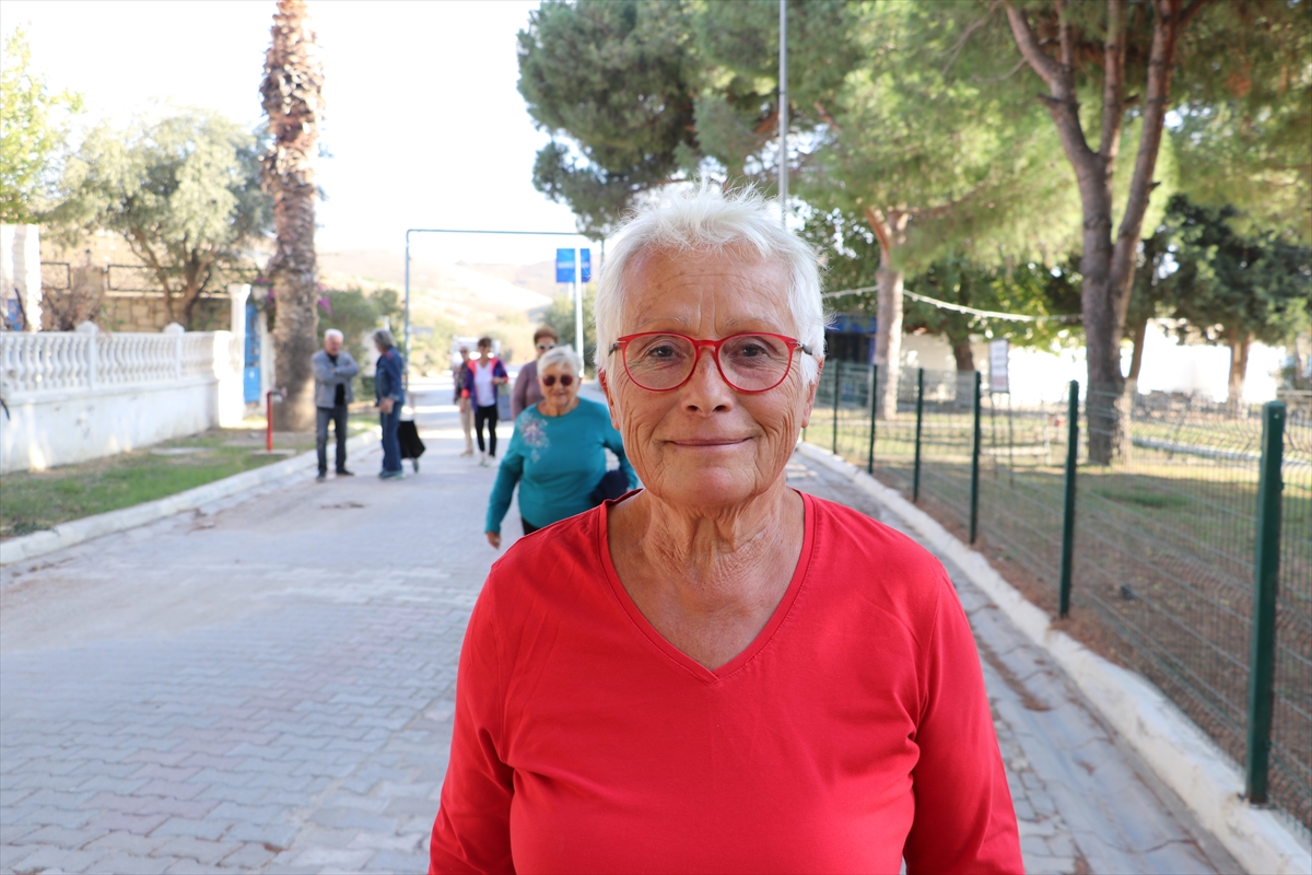 Izmirde Mahalle Sakinleri Cektikleri Video Ile Ulasim Sorunlarina Dikkati Cekti 0F01490