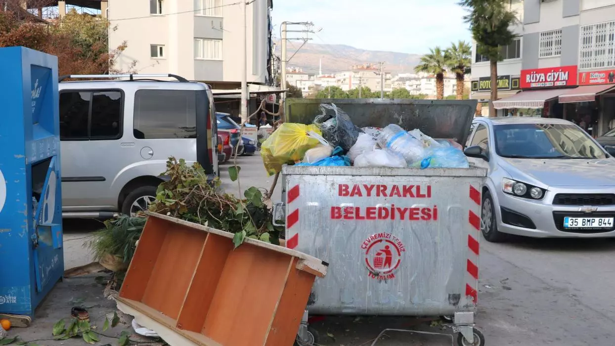 Izmir Bayraklida Sokaklar