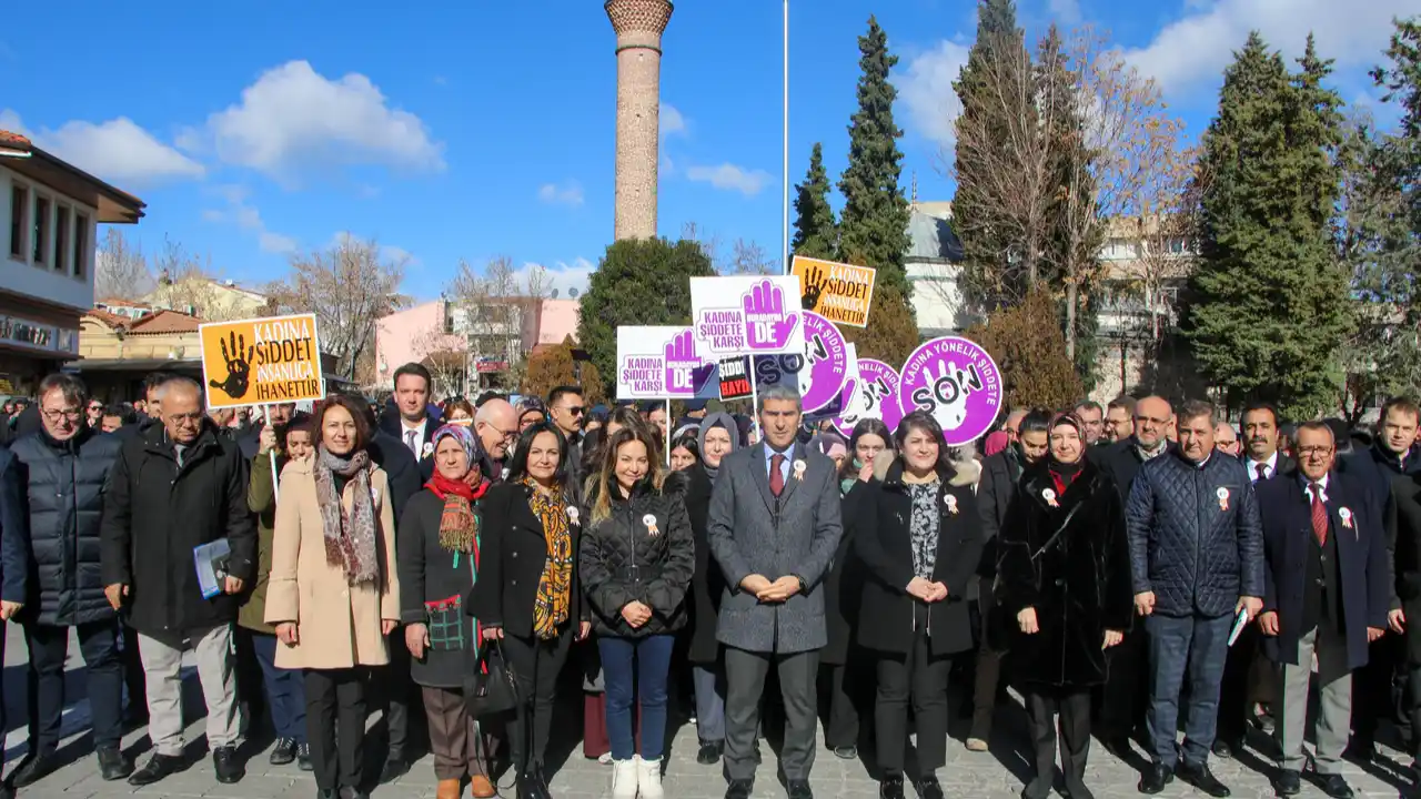 Uşak Kadın Şiddet Yürüyüş 1