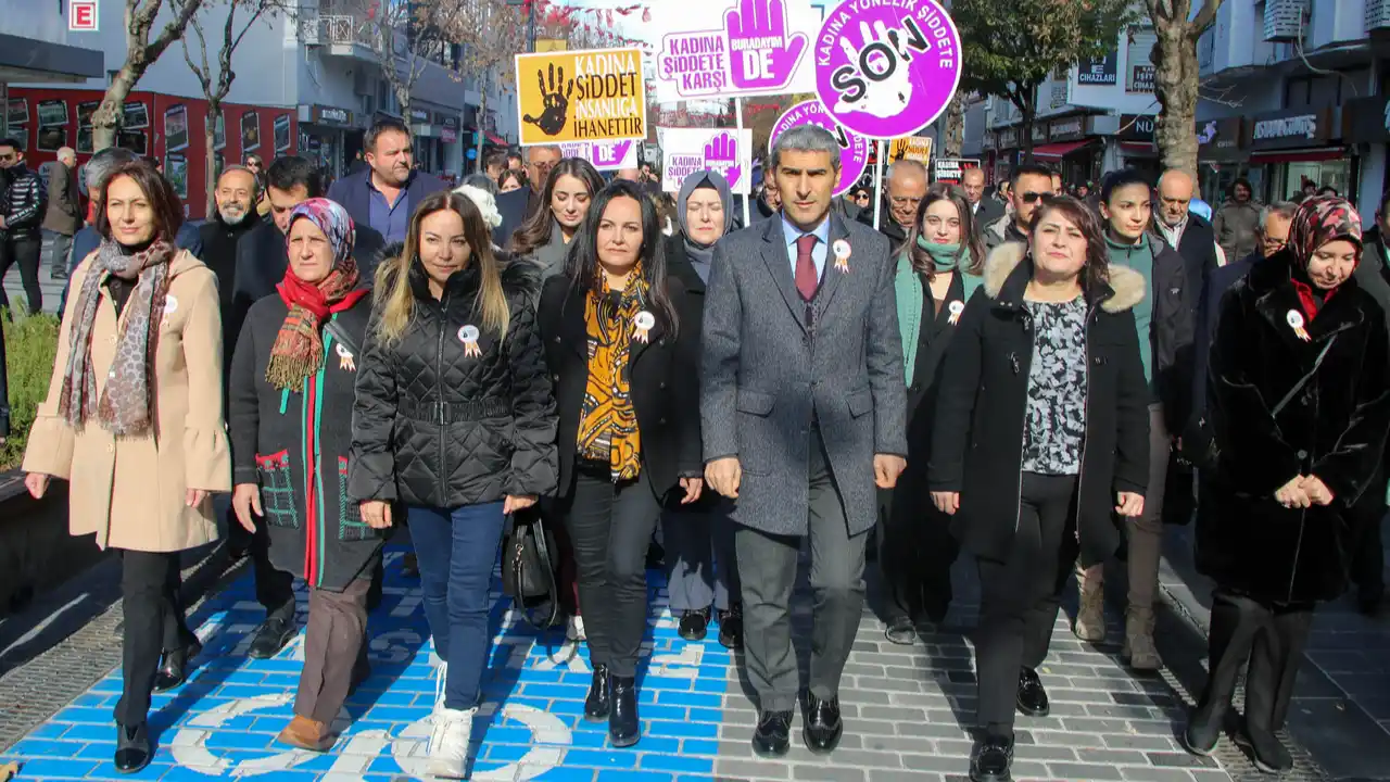 Uşak Kadın Şiddet Yürüyüş 3