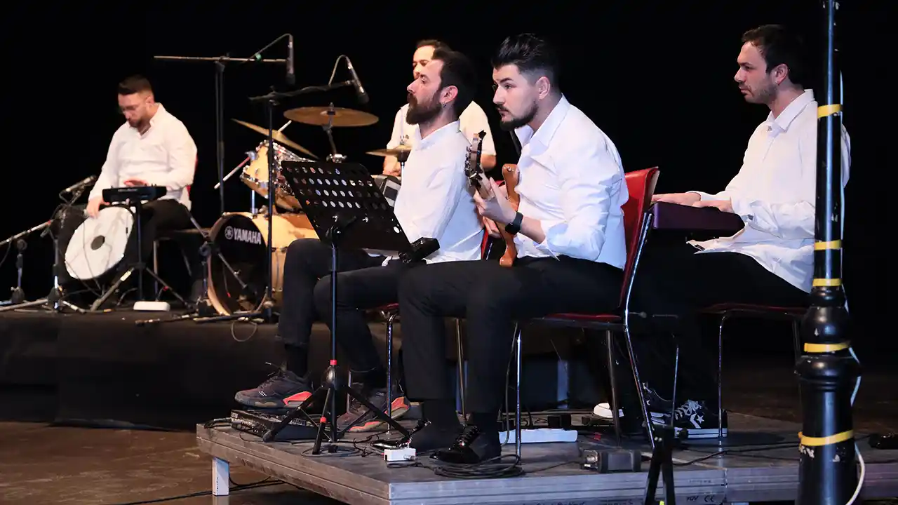 Usak Gönülden Türküler Konser1