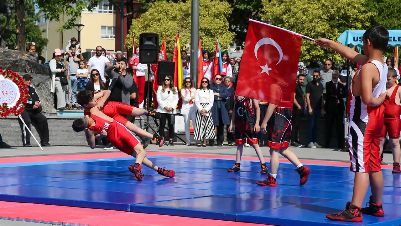 19 Mayıs Uşak Kutlama4