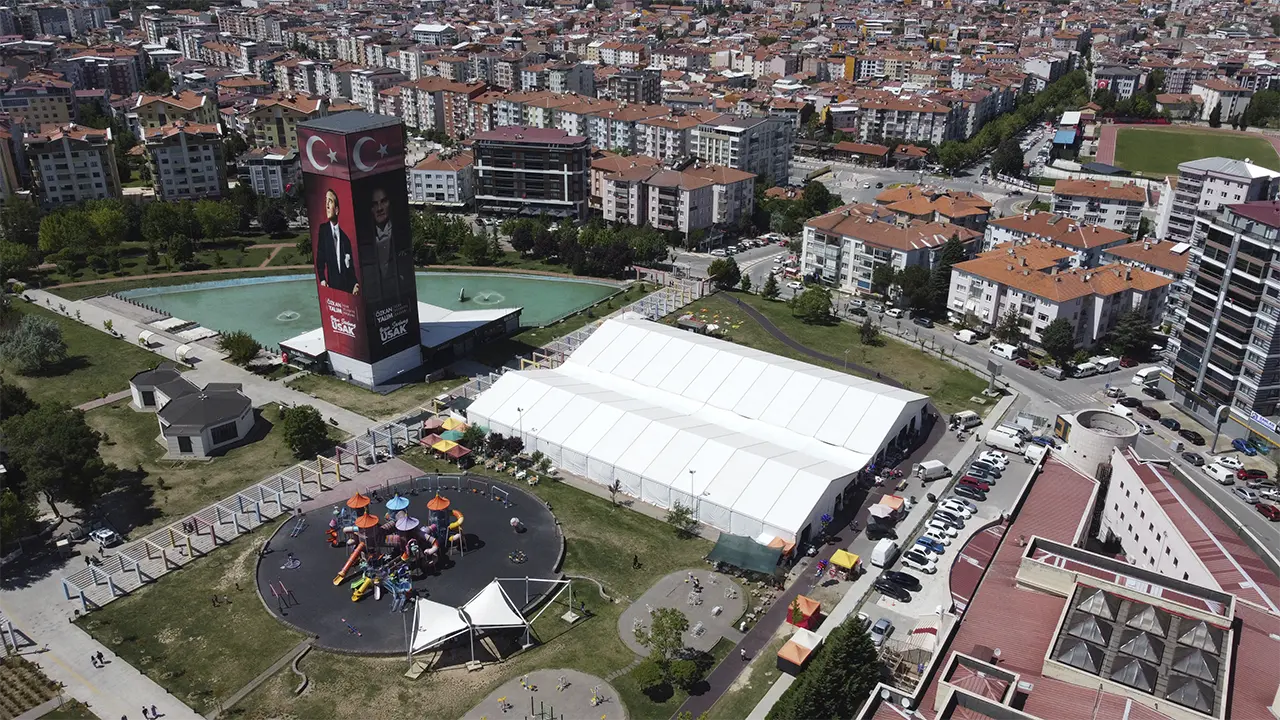 Atapark Alışveriş Çadırı Kampanya Uşak 1