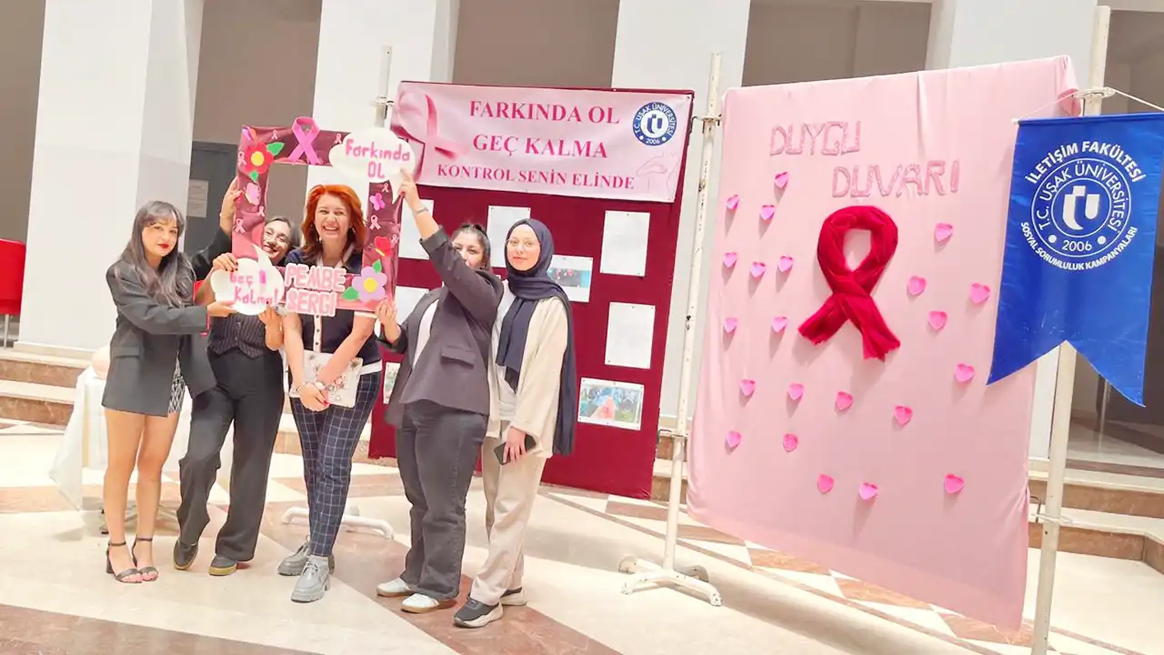 Pembe Sergi Akm Uşak2