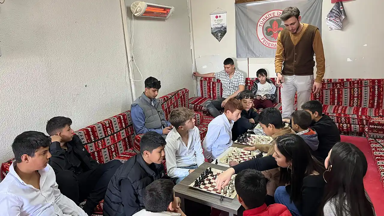 Üni Dezavantajlı Cocuk Satranc