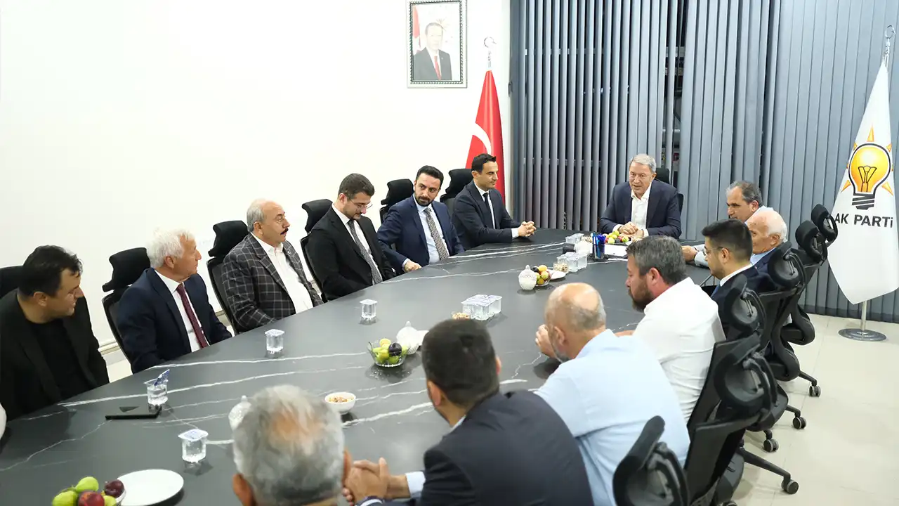 Hulusi Akar Akp Toplantı Uşak3
