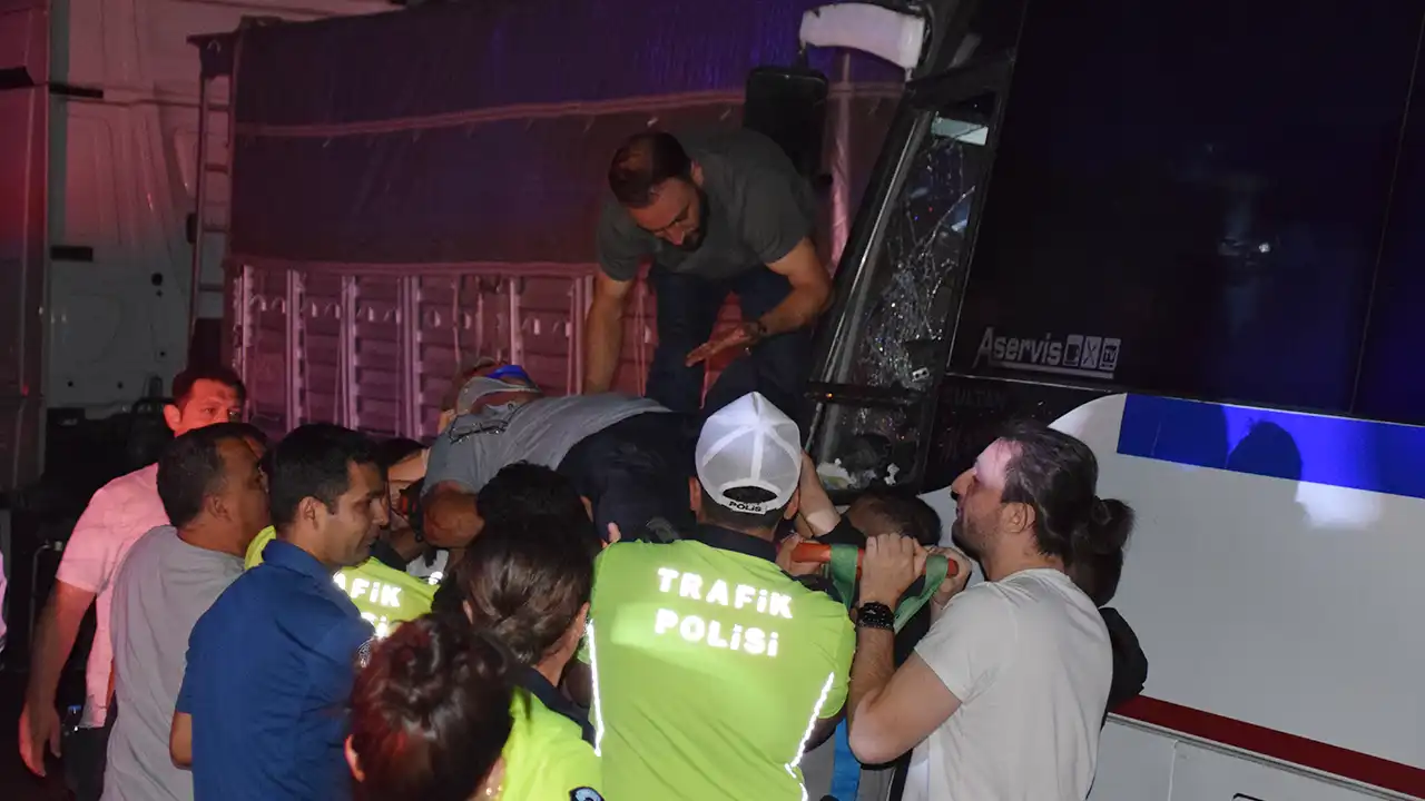 Manisa Uşak Işçi Sevis Kaza3