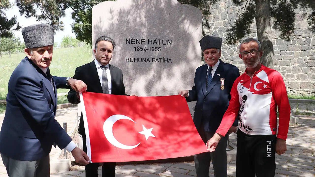 Orhan Kotluk Nene Hatun Hasan Tahsin2