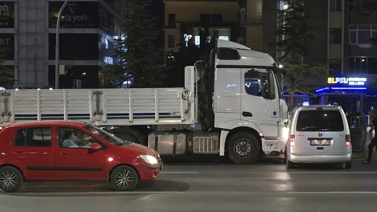 Ramada Otel Önü Trafik Kazası Uşak 1