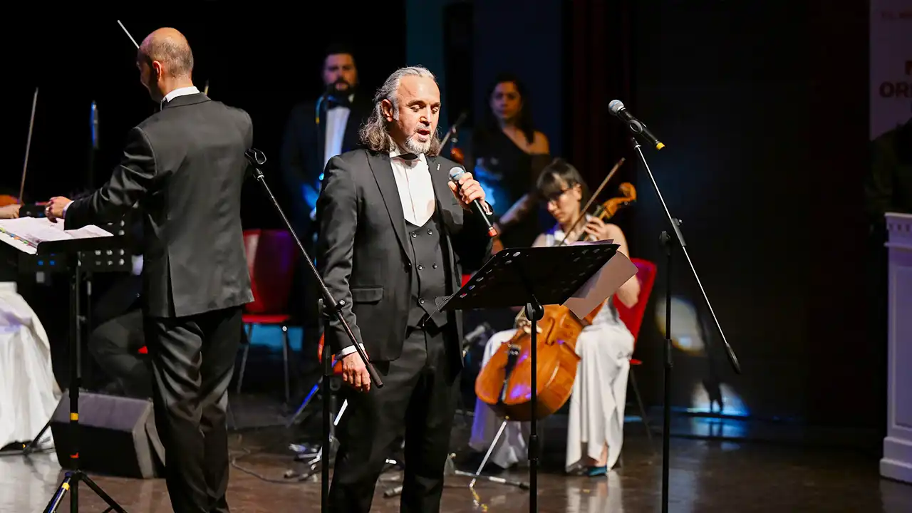 Uşak Maarif Konser Akm4