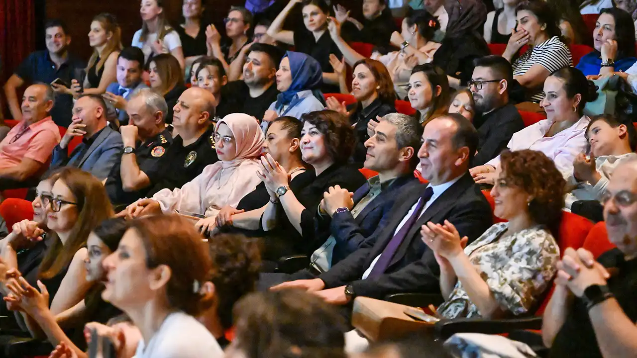 Uşak Maarif Konser Akm5