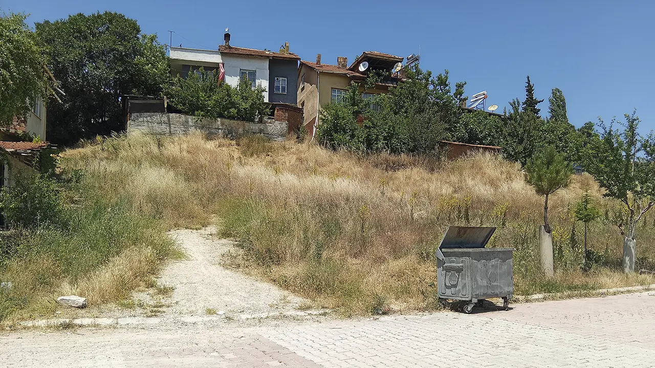 Uşak Mahalle Otluk Alan Yangın Riski Tepki 1