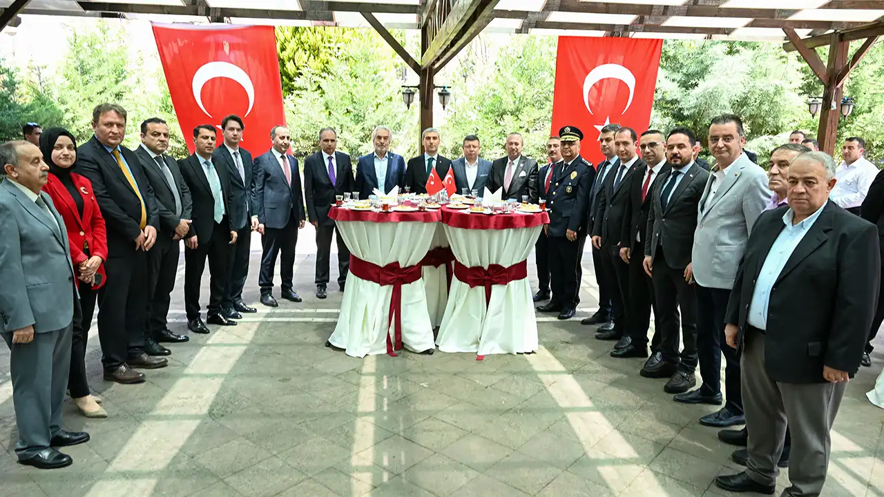 Uşak Protokol Bayramlaşma2
