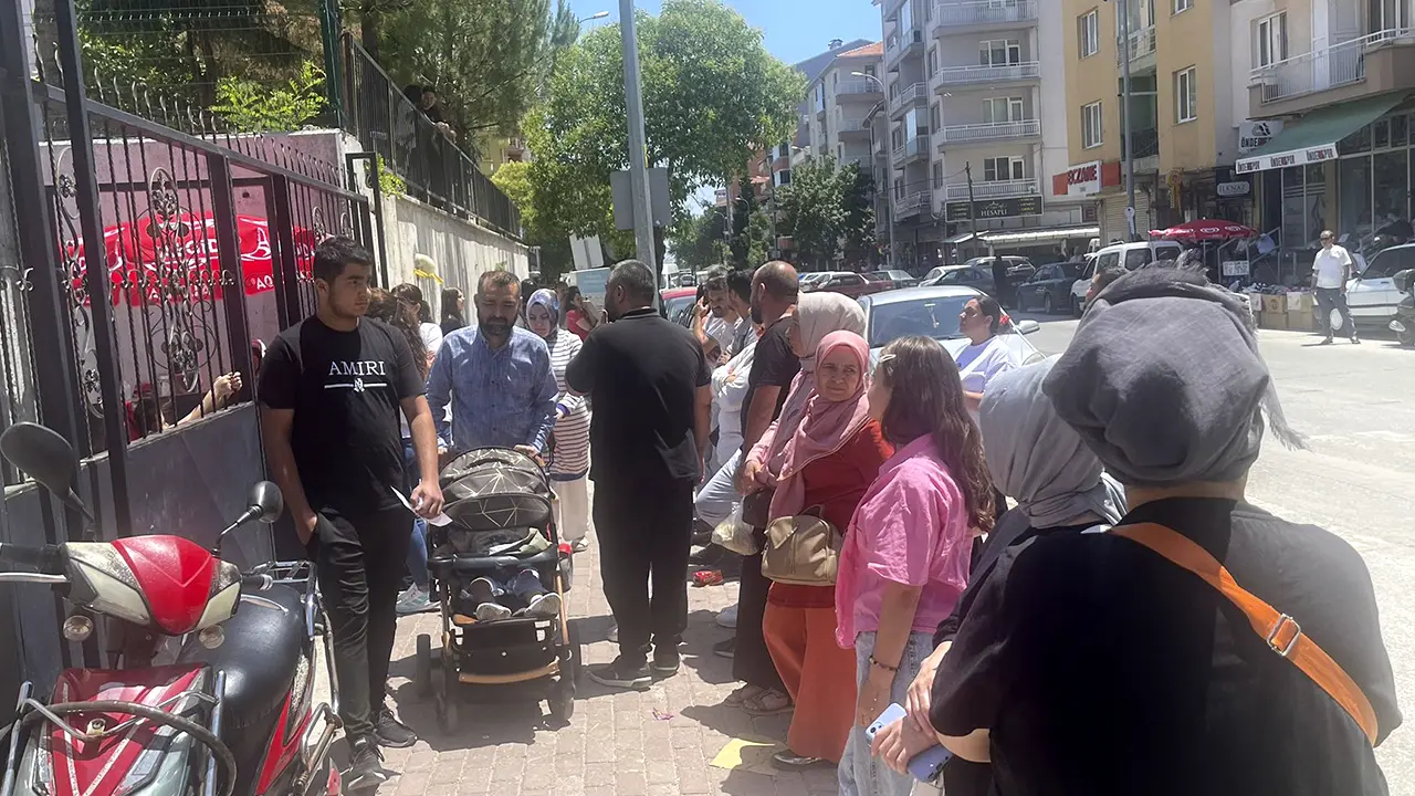 Uşak’ta Lgs Heyecanı: 3.698 Öğrenci Ter Döktü