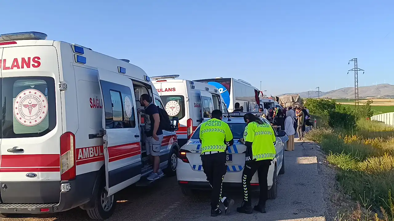 Yolcu Otobüs Tır Kaza 24 Yaralı2