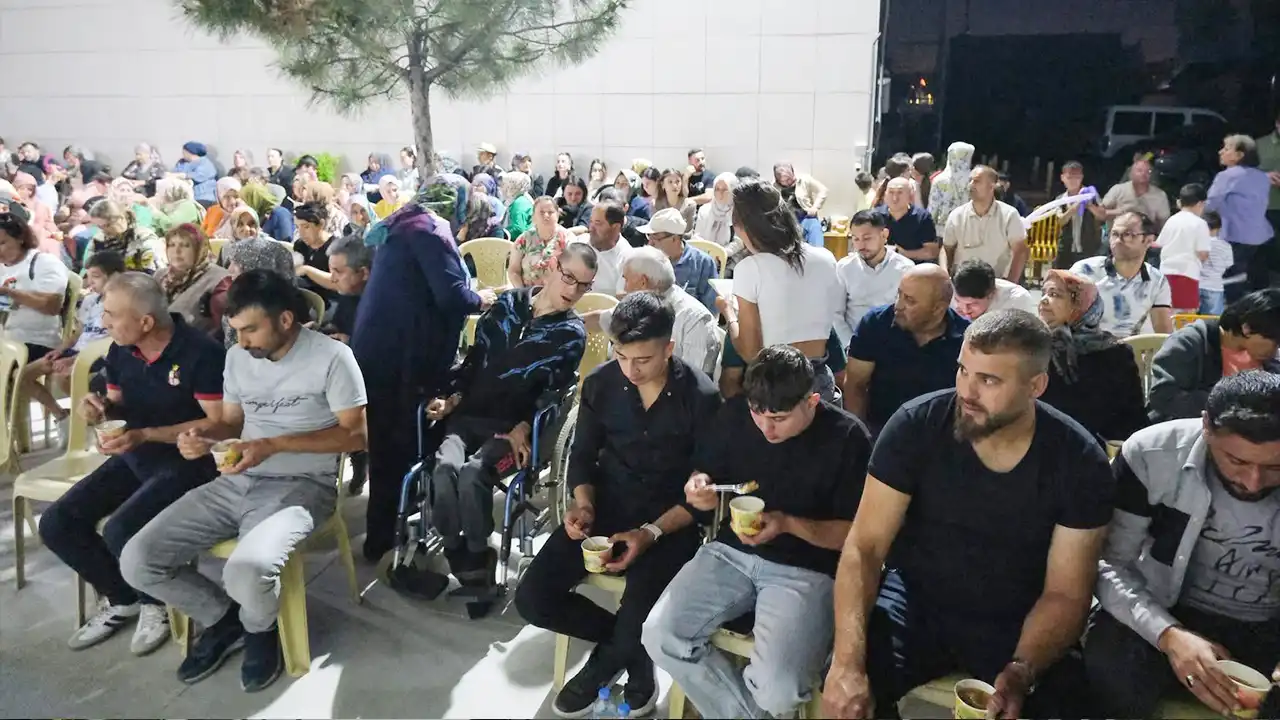 Ak Parti Uşak Aşure Etkinlik2
