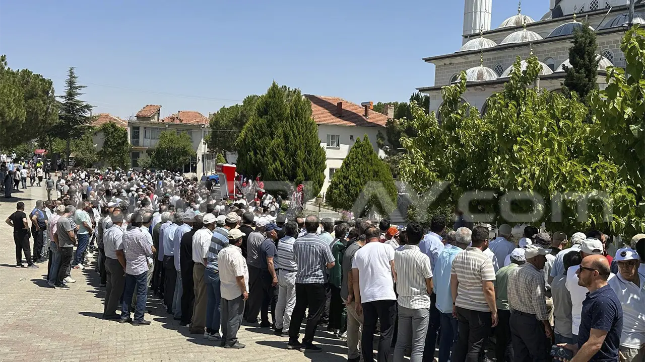 Ismail Güneş Rabia Güneş Cenaze Töreni Uşak Eşme 1