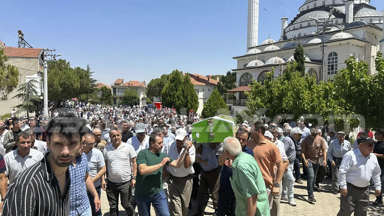 Ismail Güneş Rabia Güneş Cenaze Töreni Uşak Eşme 6