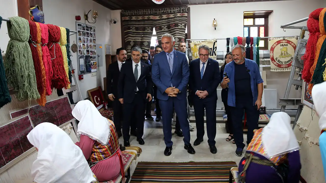 Kültür Bakan Nuri Ersoy Uşak4