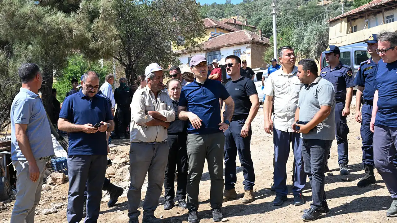 Sivaslı Uşak Yangın Vali Ziyaret1