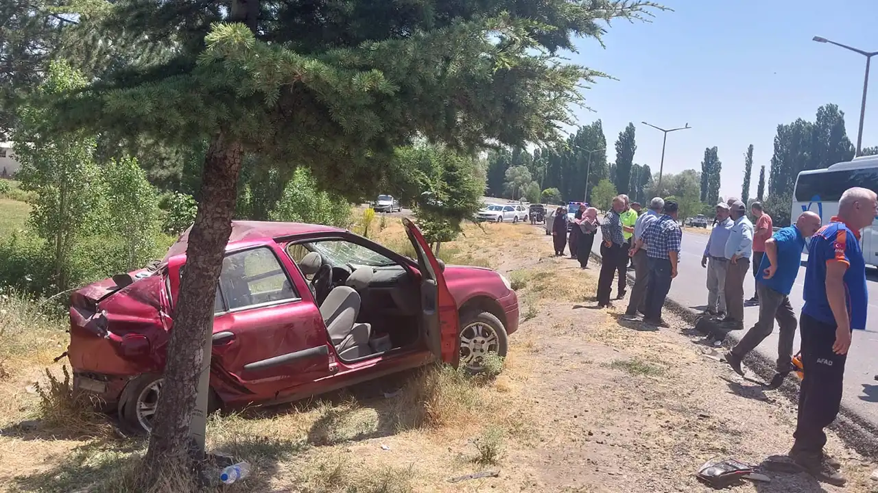 Tır Otomobil Kaza Ölü Yaralı Afyon Uşak2
