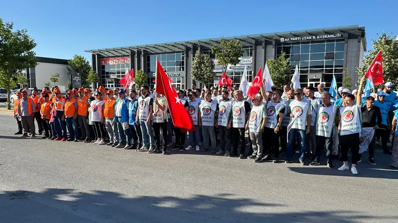 Türk Iş Uşak Akp Bina Önü Eylem3