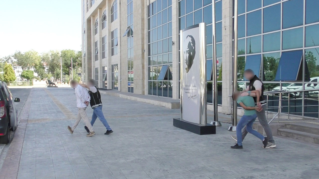 Uşak Narkoz Hap Maddesi Yakalama1