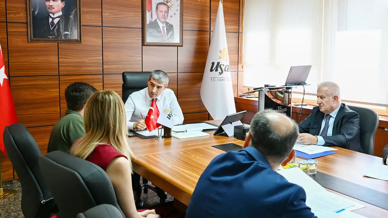 Vali Aktaş Halk Buluşma Uşak2