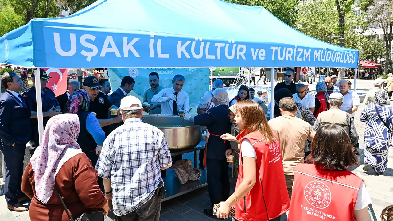 Vali Naci Aktaş Aşure Dağıtım2