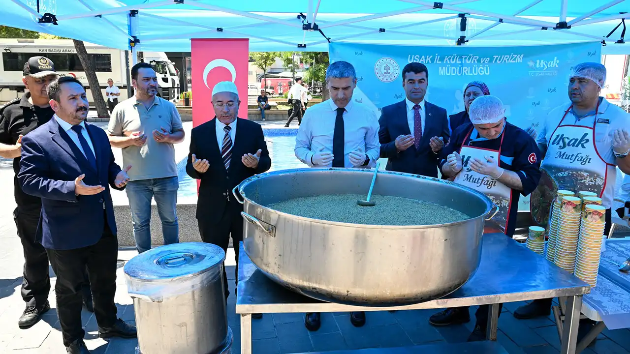Vali Naci Aktaş Aşure Dağıtım4