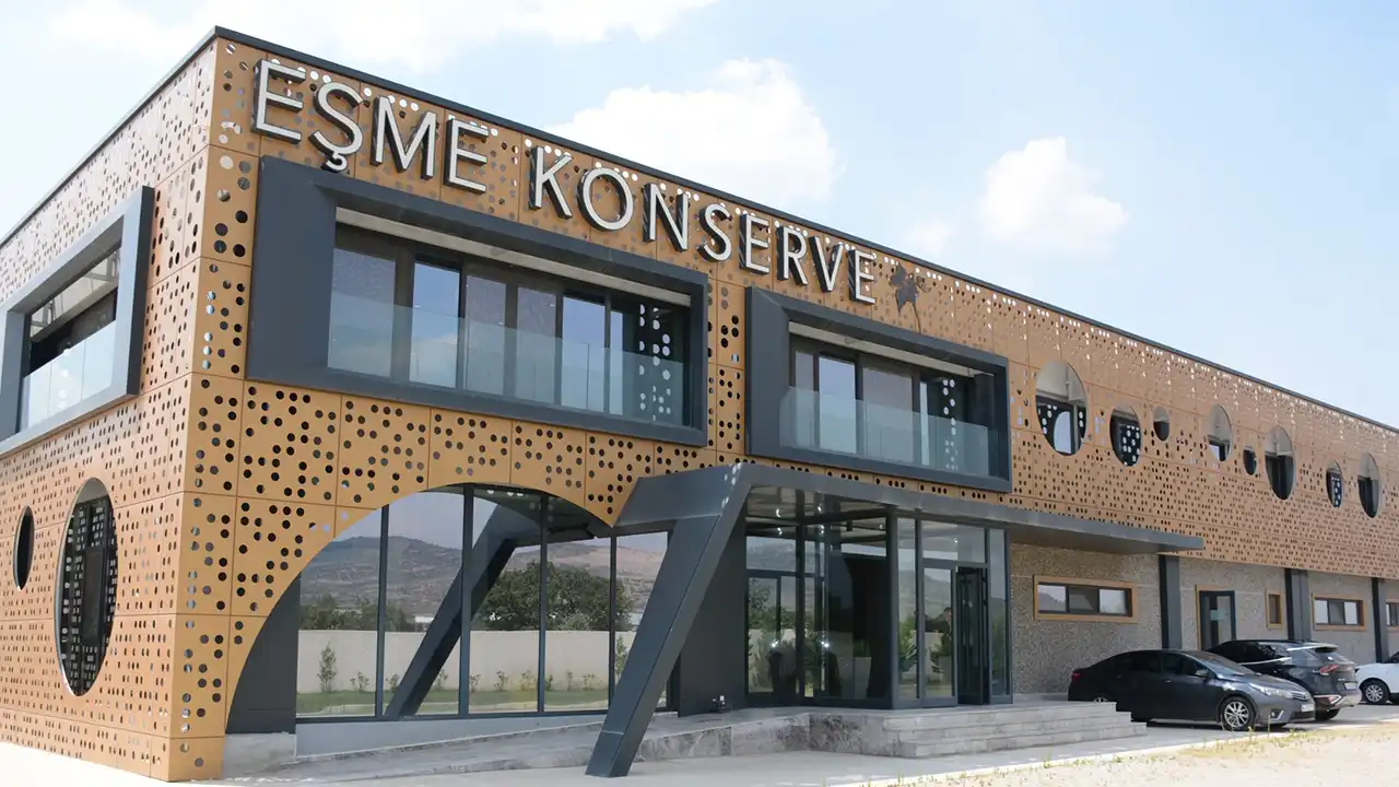 Eşme Konserve Çalışan4