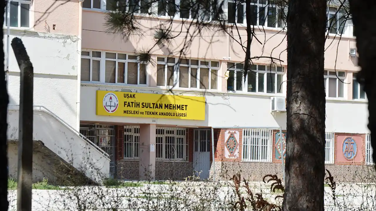 Uşak Okul Bina Çürük2