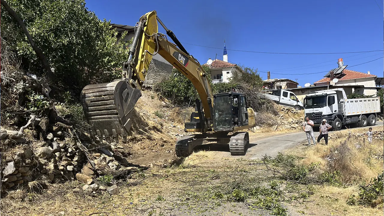 Eşme Derenköy Orman Yangını 1