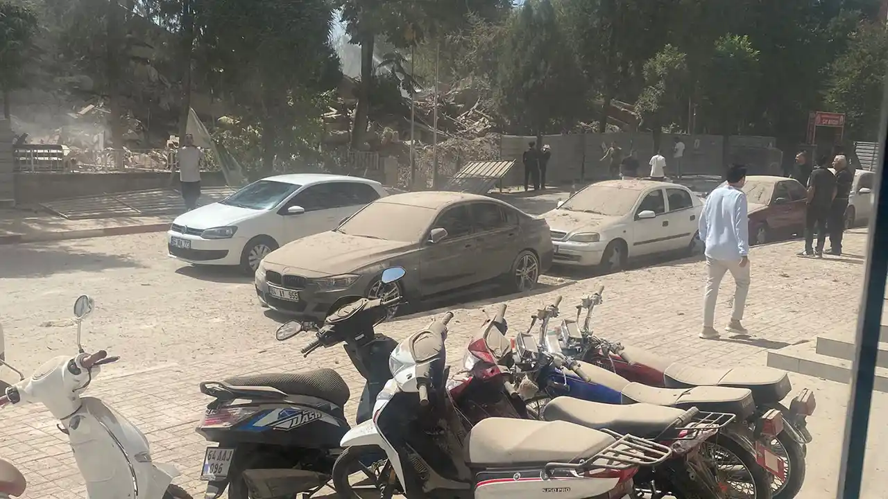 Uşak Öğretmenevi Yıkım1