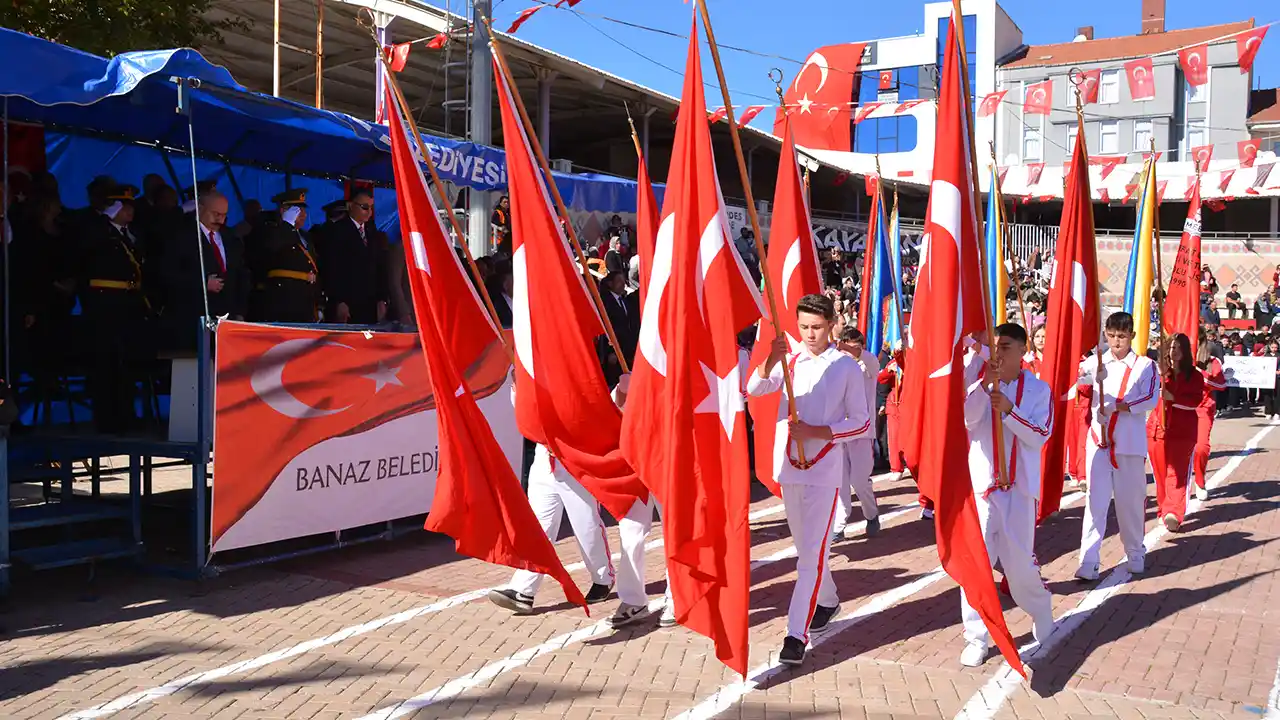 Banaz Cumruhiyet Kutlama1