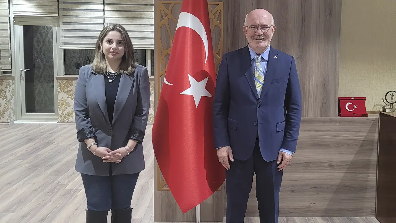 Ekrem Savaş Sıla Karadağ Uşak Üniversitesi 1